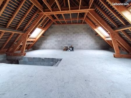immeuble 11 pièces 171 m²