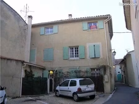 immeuble 375 m² bezouce