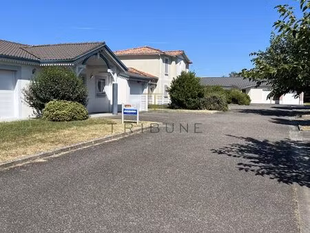 immeuble 461 m² le passage