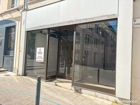 local commercial 158 m² angers