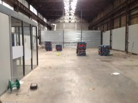 local industriel 640 m²