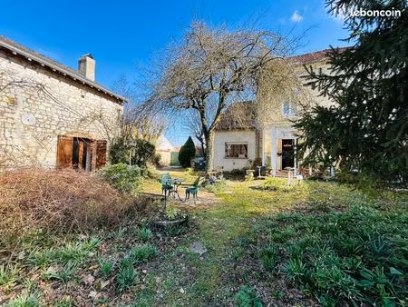 maison 8 pièces 213 m²