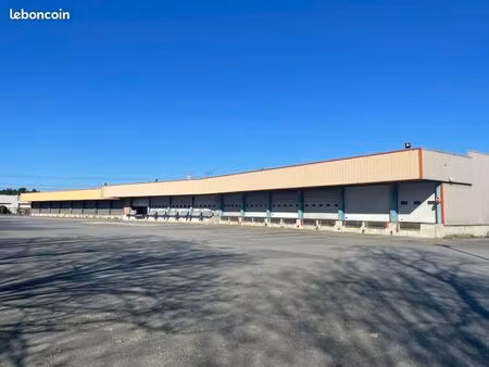 local logistique 7 050 m²