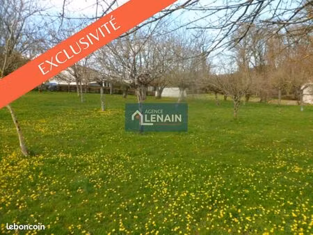 terrain 1 400 m² montournais