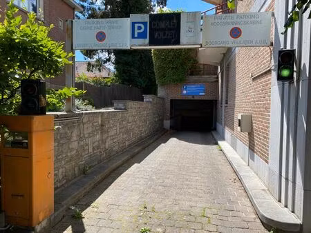 uccle entre fort jaco et vivier d'oie-emplacement de parking