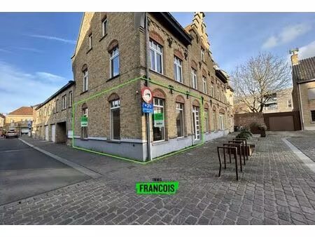 propriété commerciale très bien située dans le centre de di…