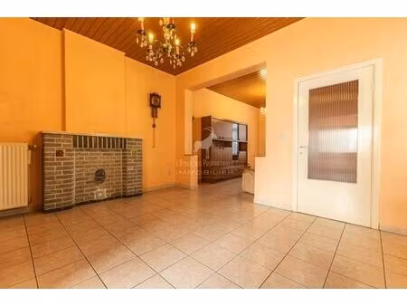 maison 3 façades avec jardin à vendre à monceau-sur-sambre