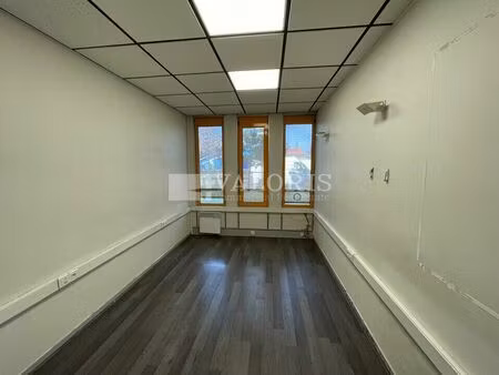 location bureau 238 m² à lyon 7 (69007)