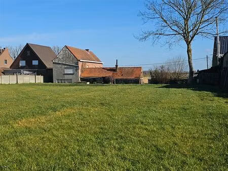 grond met totale oppervlakte van 2430m²