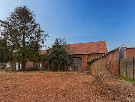 ensemble immobilier à fort potentiel – maison + grange avec terrain – axe cambrai / saint-
