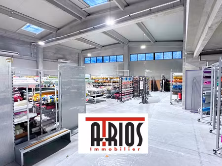 vente local commercial 1013m2 hyères 83400 - 1800000 € - surface privée