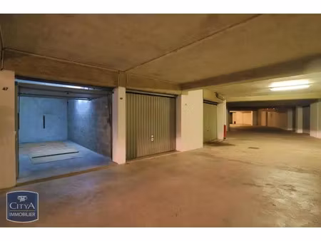 parking à louer 13.66 m² - royan (17) - 140€