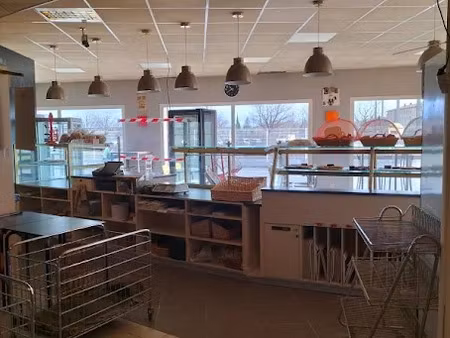 vente locaux professionnels 300 m² à pierrelatte (26700)  219 850 €