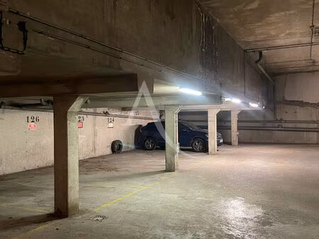 parking le kremlin bicetre 11.5 m2