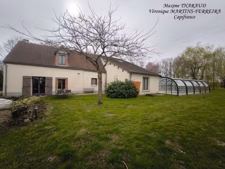 à vendre : charmante maison 7 pièces avec piscine chauffée dun-le-poelier (36)