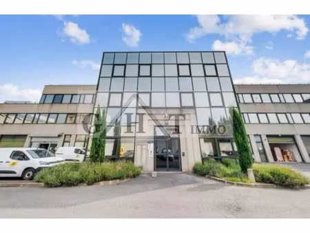 entrepot/ bureau a louer ivry sur seine