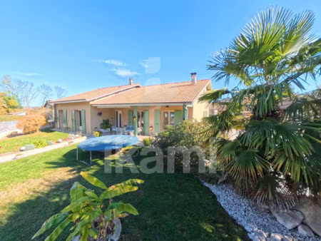 charmante villa de 189 m2 avec piscine à saint-nazaire-en-ro