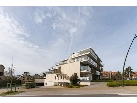 ruime garage nabij centrum sint-idesbald