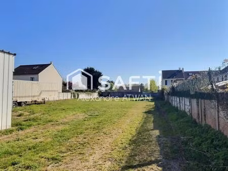 terrain libre et constructible 2390m² 1040000€