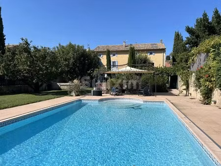 maison bourgeoise avec piscine