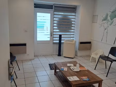 location locaux professionnels 40 m² à la bouilladisse (13720)  950 €