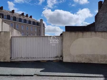 location garage box et parking à la roche-sur-yon centre ville (85000) : à louer / la roch