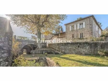 maison avec piscine et jardin prades (07)