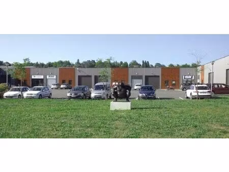 location local d'activités montrabe 396 m²