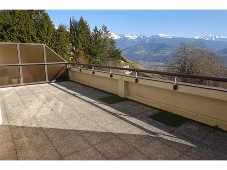 corenc village  dans copropriété de standing  spacieux t3 de