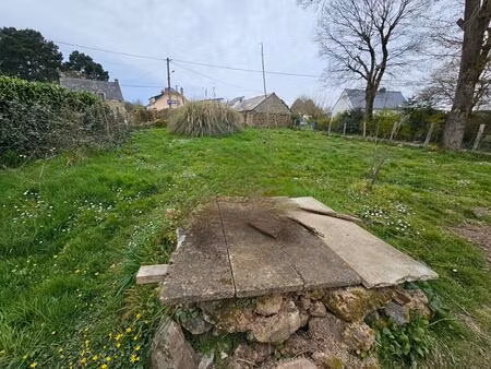 terrain donges 600 m2 environ + dépendance de 70 m2