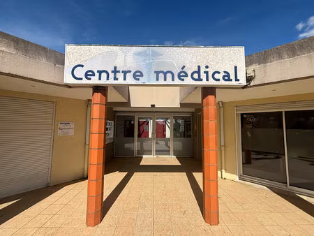 local professionnel de 40 m² environ dans un centre médical