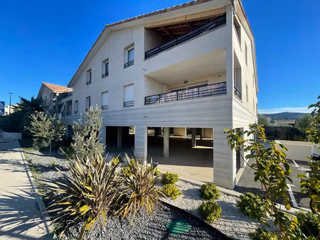 saint cyr local d'activité médical de 65 m²