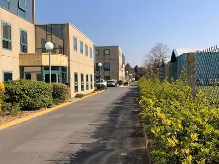 rdc activités bureaux 305m²