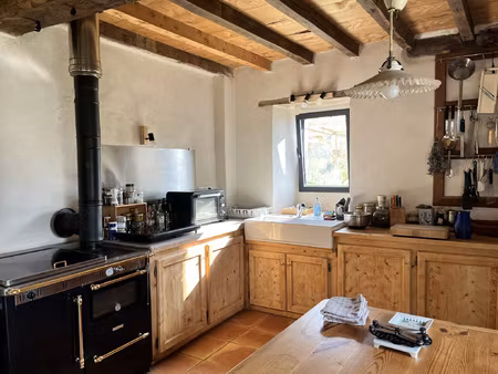 ancienne ferme basque renovée avec terres agricoles