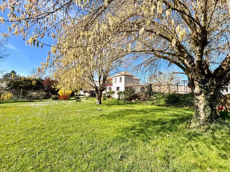 vente commerce 4 pièces 204 m² montcuq-en-quercy-blanc (46800)