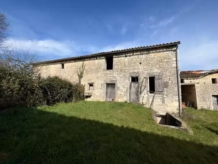 vente maison 5 pièces 182 m² oradour (16140)