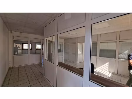 vente bureau 99 m² le port (97420)