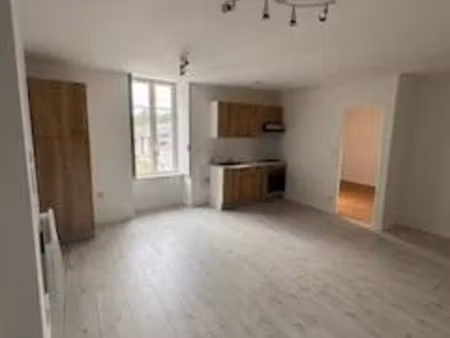 location appartement 3 pièces 50 m² à tiffauges (85130)  500 €