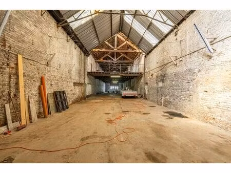 entrepôt/hangar/garage(s)/stockage polyvalent 430 m2 à w...