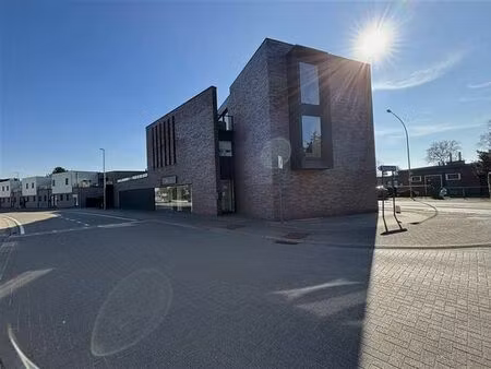 commerce - rez-de-chausée