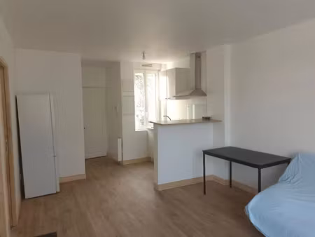 location meublée appartement 3 pièces 45 m² à mamers (72600)  500 €