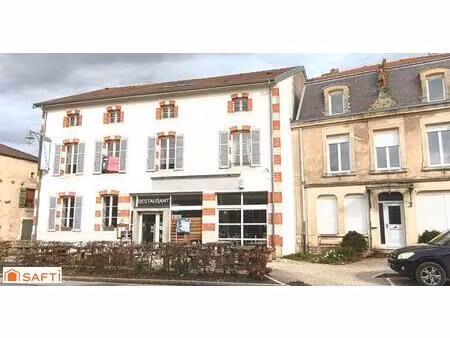 rare  ce bel immeuble commercial contenant un restaurant renommé  sa terrasse et son appar