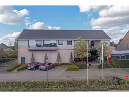 handelspand van 800 m² te huur in lievegem