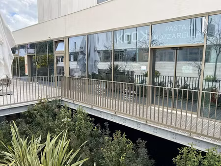 location local commercial 130m2 la ciotat