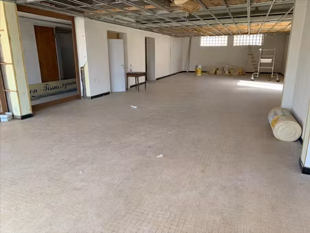 local commercial centre-ville laissac