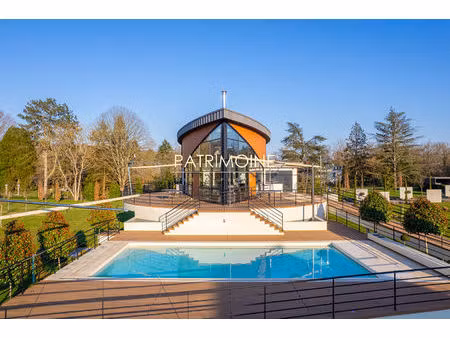 proche paris  maison 'bateau' 263 m² habitables  terrain 7772 m²