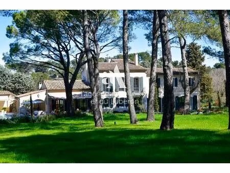 luxury 10 pièces farmhouse en location saint-rémy-de-provence  france