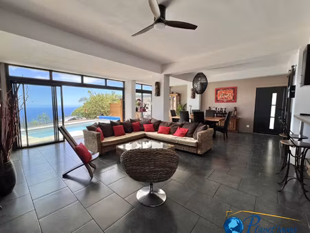 villa d'exception avec vue mer et piscine