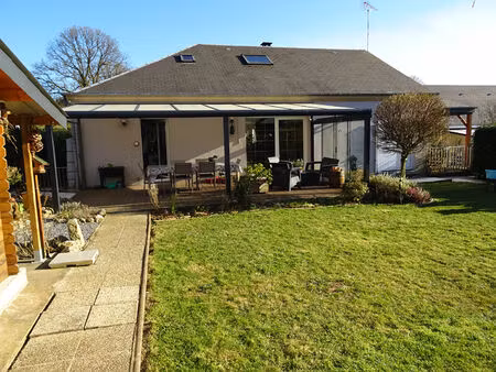 maison individuelle de 181 m2 sh avec un garage à secheval