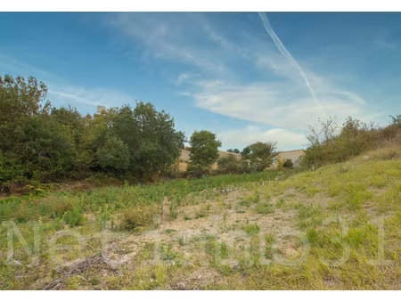 terrain constructible et viabilisé de 1000 m2